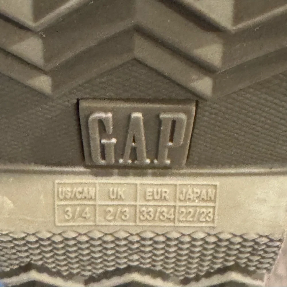Gap Kids Buffalo Check Plaid Duck Boots 3M Thinsulate Boys Size 3/4